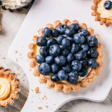 Blueberries and Pastry Cream Keto Pie