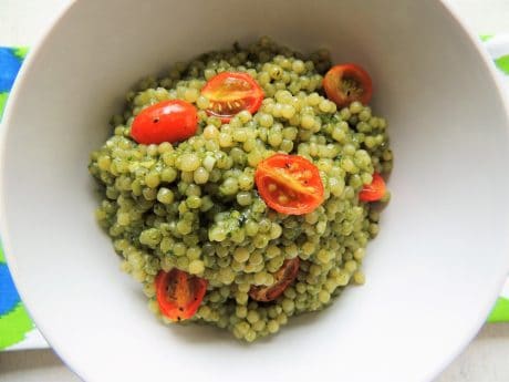 Easy and fun arugula pesto pasta salad