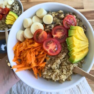 High-Protein Veggie Quinoa Lunch Bowl (Meal Prep Friendly)