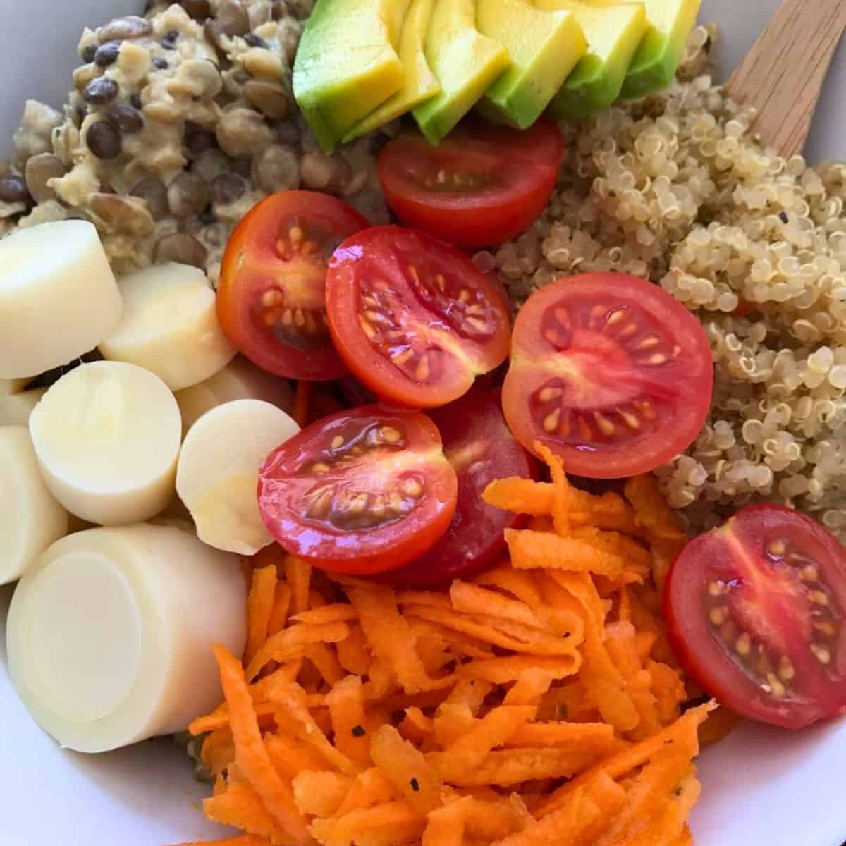 High-Protein Veggie Quinoa Lunch Bowl (Meal Prep Friendly)