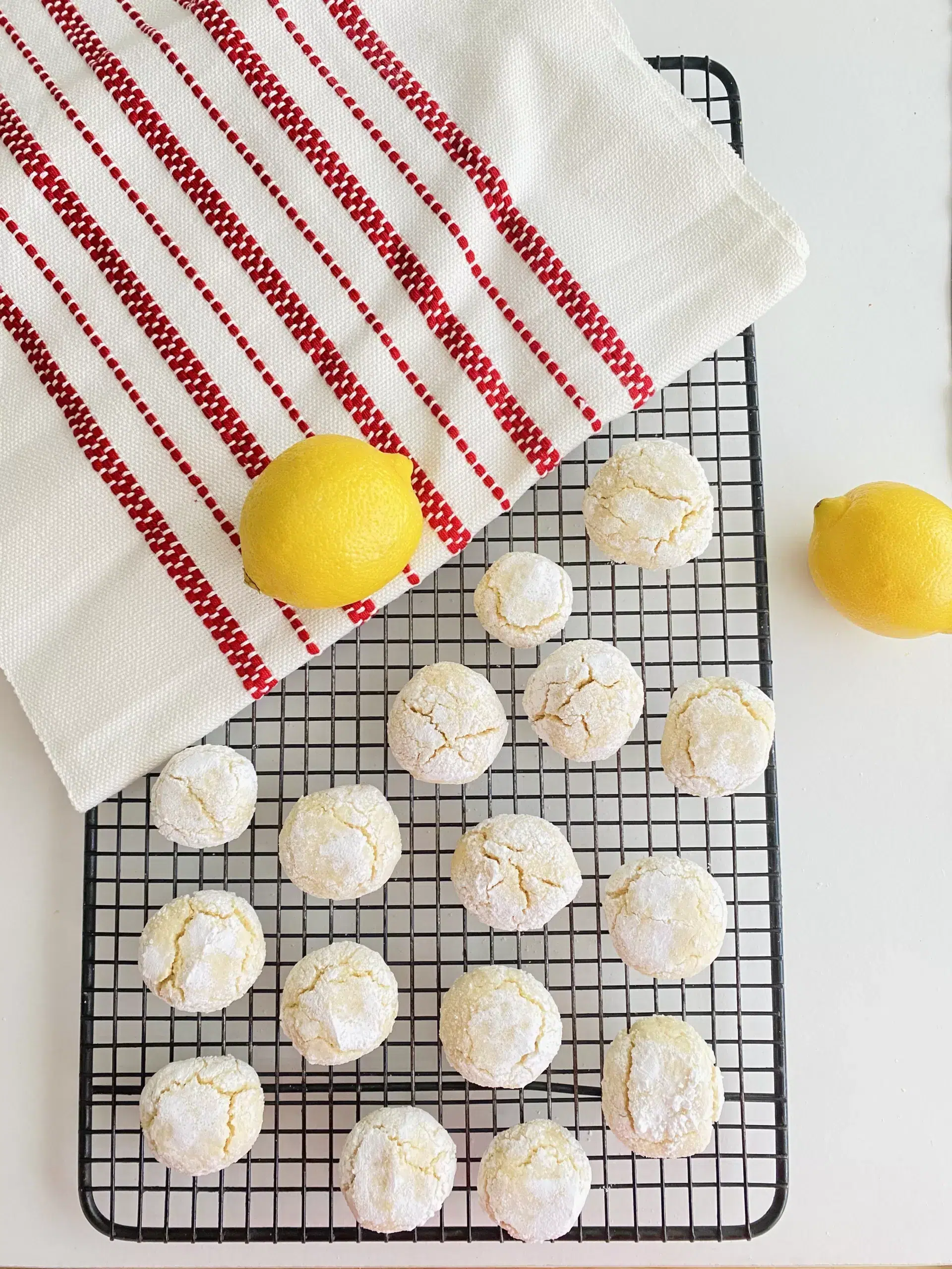 Spanish lemon polvorones #glutenfree #sugarfree #SweetestSeasonCookies
