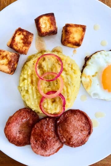 Dominican Mangú with High-Protein "Tres Golpes"